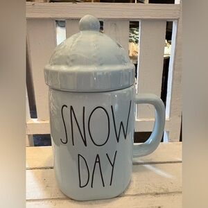 Snow Day Ceramic Mug with Lid